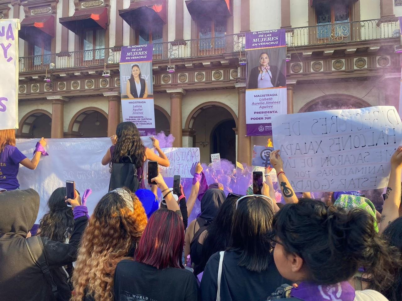 Más de 5 mil mujeres marcharon en Xalapa en la conmemoración del 8M. (FOTO: Rosalinda Morales/ Posta México)