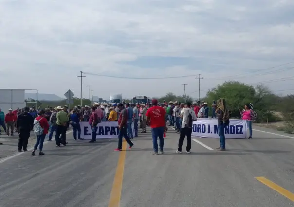 Cierran ejidatarios la carretera Victoria- Zaragoza