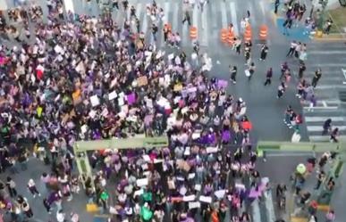 Dron de POSTA:  Avanza marcha feminista del 8M en el centro de Monterrey (VIDEO)