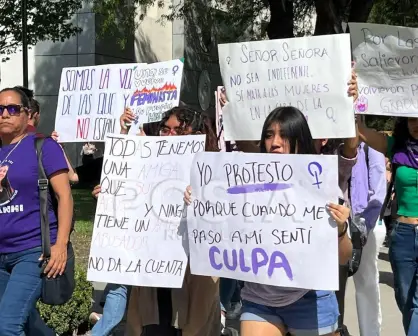 Marcha contingente feminista en la UANL por el 8M