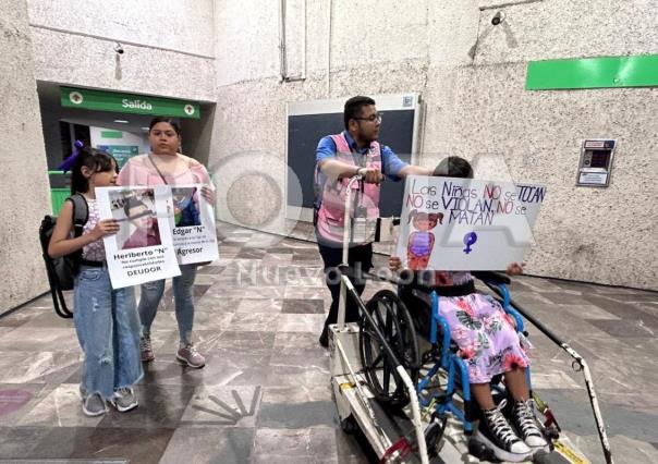 Llegan en silla de ruedas y en Metro para que se escuche su voz este 8M