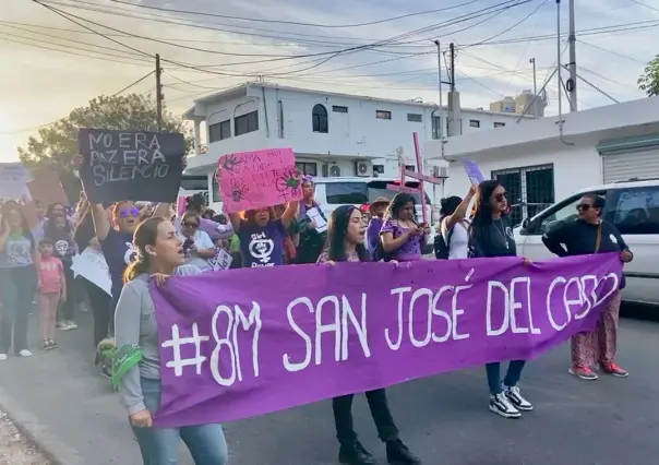 Marchan y alzan la voz más de 500 mujeres este 8M en Los Cabos