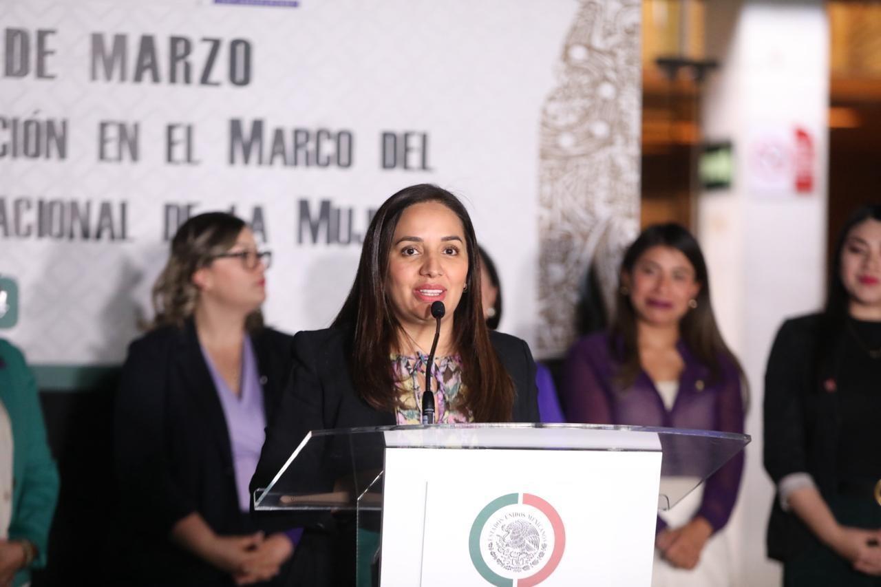 México tiene una deuda en materia de paridad e inclusión, diputada Nassar.       Foto: Especial