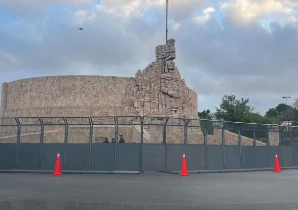 Blindan monumentos y edificios en Mérida previo a la marcha del 8M