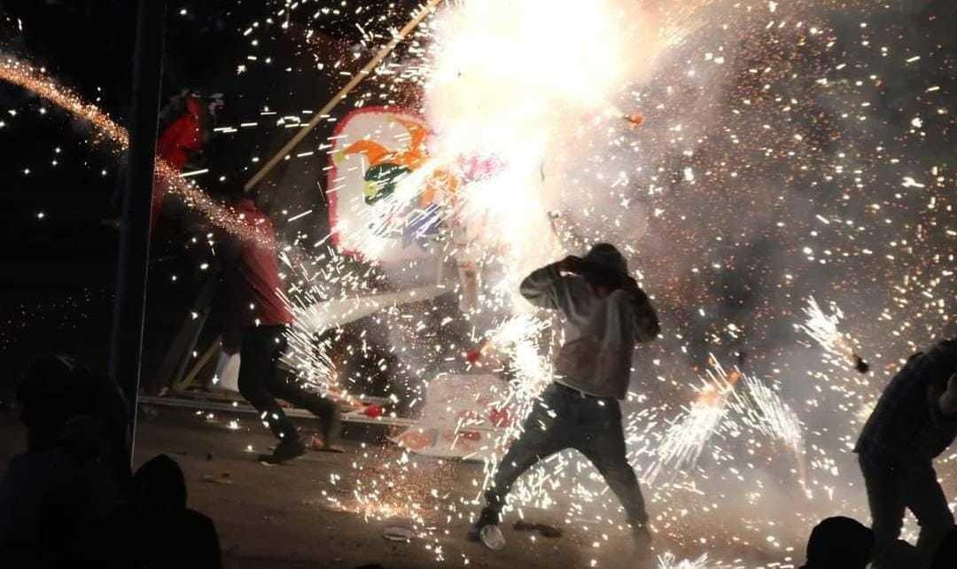 Quema de toritos en la Feria Internacional de la Pirotecnia de Tultepec deja dos lesionados. Foto: @TultepecPuebloMágico
