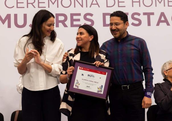 Gobierno de la Ciudad de México homenajea a activistas feministas