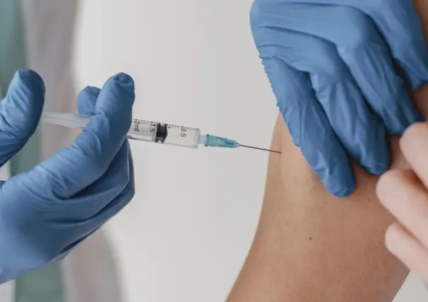 ¿Cuándo termina la campaña del IMSS contra la influenza y COVID-19?