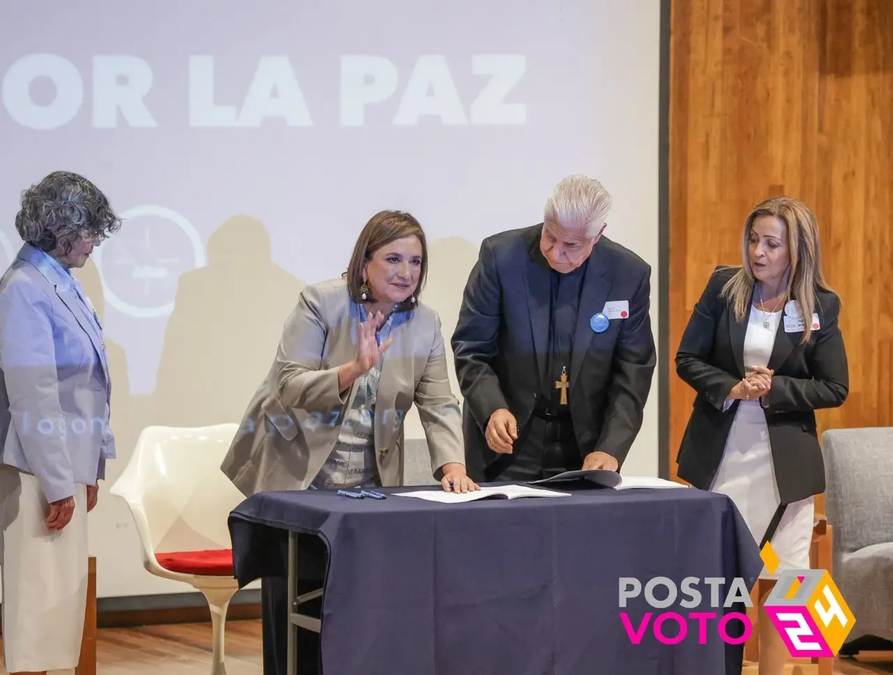 Firma Xóchitl Gálvez compromisos por la paz.Foto: Com Soc./Xóchitl Gálvez