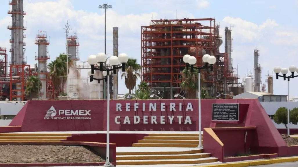 Xóchitl Gálvez, AMLO y Jorge Álvarez Máynez discuten por refinería de Cadereyta