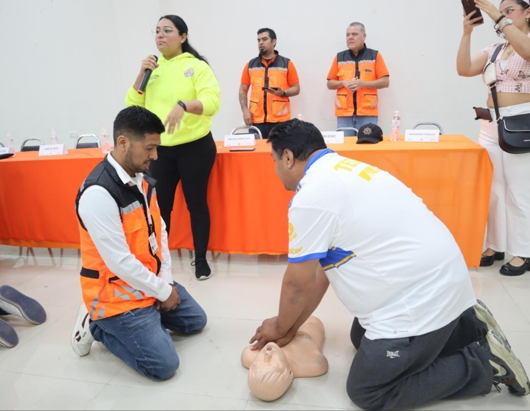 Los operadores también fueron instruidos en el manejo y uso de extintores, con el objetivo de estar preparados para actuar en caso de incendios u otras situaciones de riesgo. Foto: Gobierno de Santa Catarina.