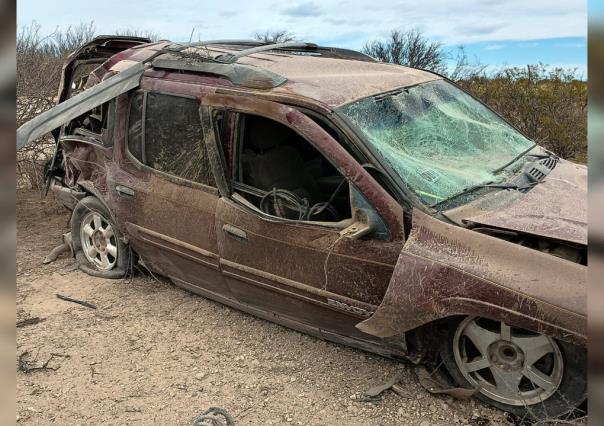 Muere adolescente en la volcadura de una camioneta