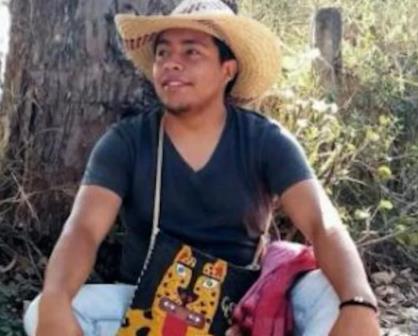 Se entregan dos policías implicados en asesinato de normalista de Ayotzinapa