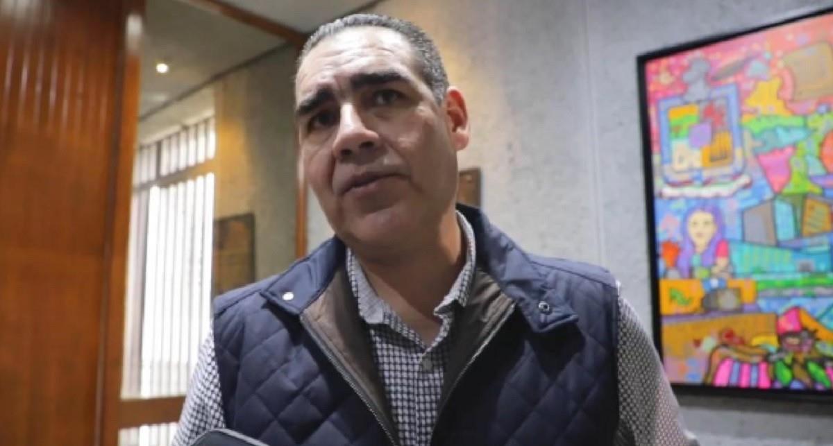 El  coordinador de los diputados locales del PRI, Heriberto Treviño Cantú,  alertó que en Nuevo León las denuncias por suplantación de identidad se dispararon 183% entre 2020 y 2023. Foto: Armando Galicia