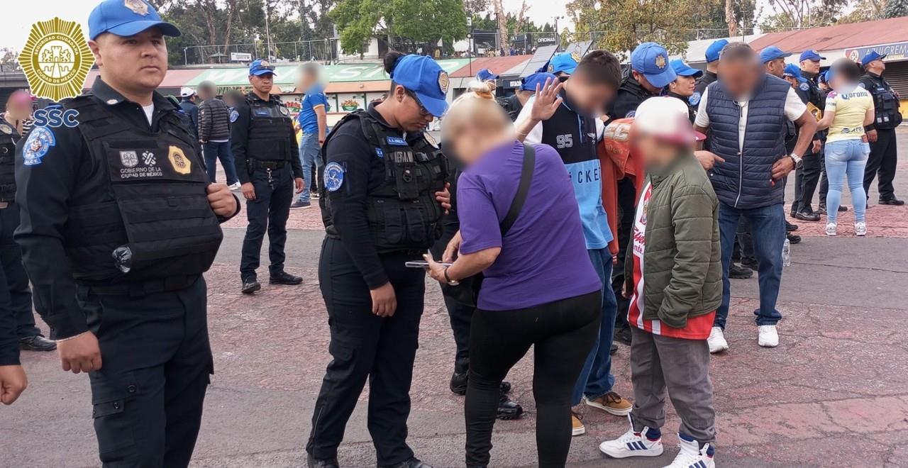 12 detenidos por reventa de boletos durante el partido entre América y Chivas. Foto: Policía Ciudad de México