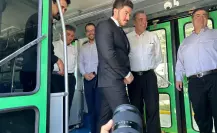 Entran en operación 21 camiones de Transmetro eléctricos