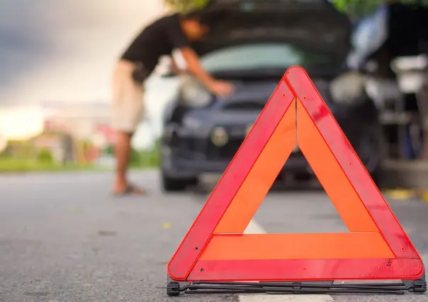 ¿Qué debo hacer si mi carro tiene una falla en una autopista?