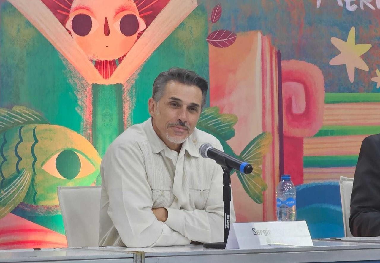 Sergio Mayer en la presentación de su libro Entre el infierno y el éxito. Foto: Redes sociales