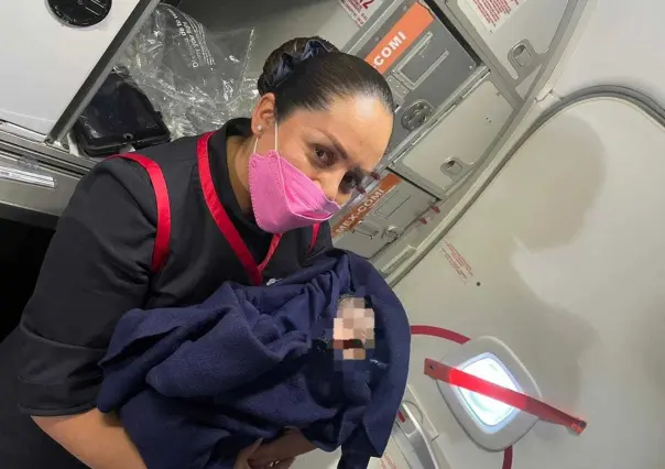 ¡En pleno vuelo! Nace bebé en avión de Aeroméxico (VIDEO)