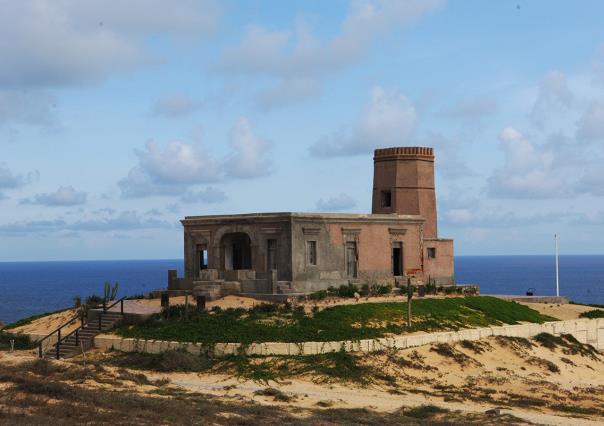 Visita el Faro Viejo de Cabo Falso en Los Cabos: monumento histórico