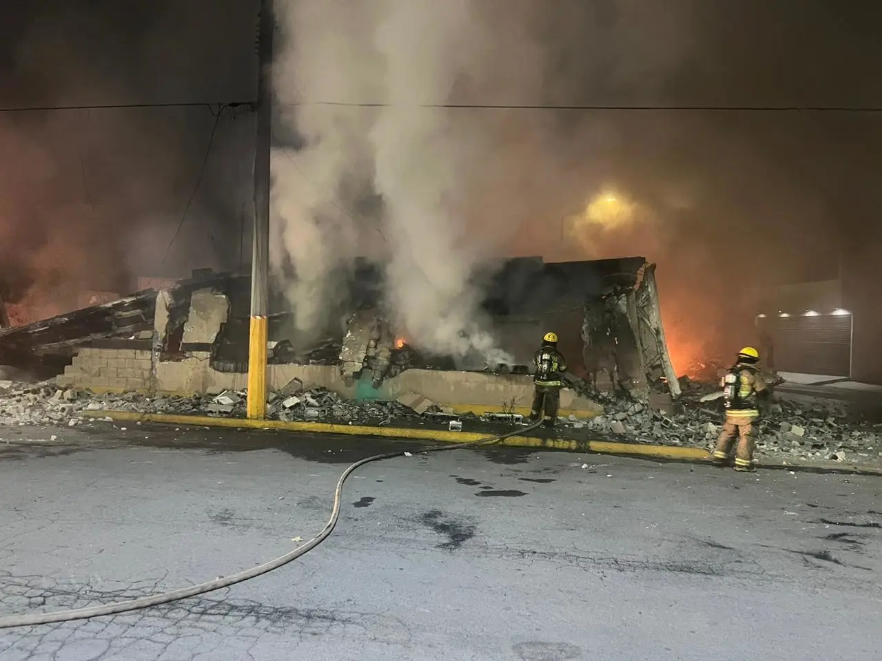 Incendio en una vulcanizadora en Apodada. Fotos. PCNL