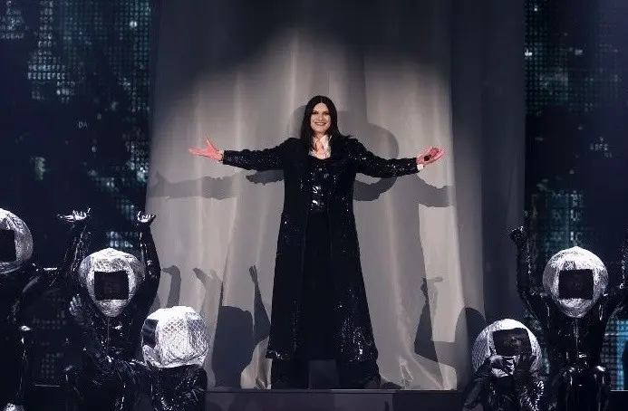 Laura Pausini festejó a lo grande 30 años de carrera en la CDMX Foto: Especial