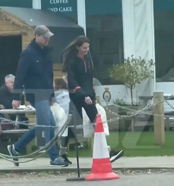 ¿Ahora sí es? Sale a la luz video de Kate Middleton de compras