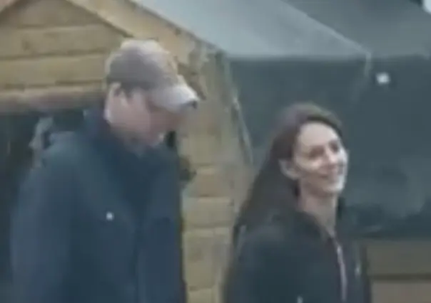 Reaparece Kate Middleton tras cirugía; creen sea una doble (VIDEO)