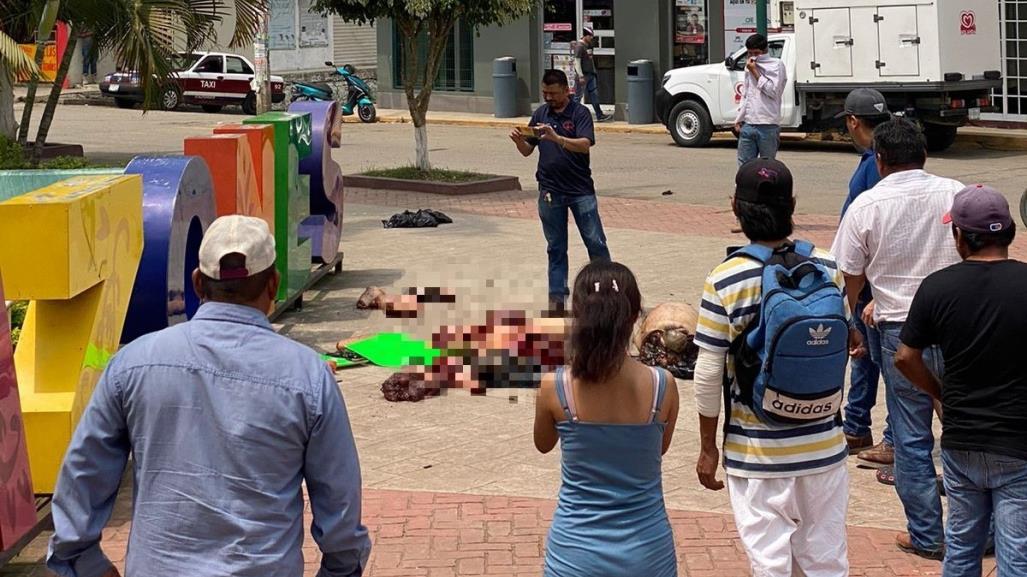 Abandonan cuerpos sin vida frente a palacio municipal, en Veracruz