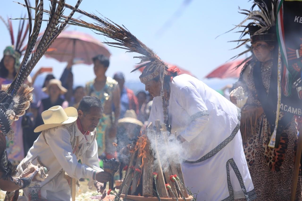 Esta ceremonia recuerda la importancia que tiene la dualidad de los elementos esenciales para la vida, como la tierra, el sol, el agua y el viento. Imagen: GEM