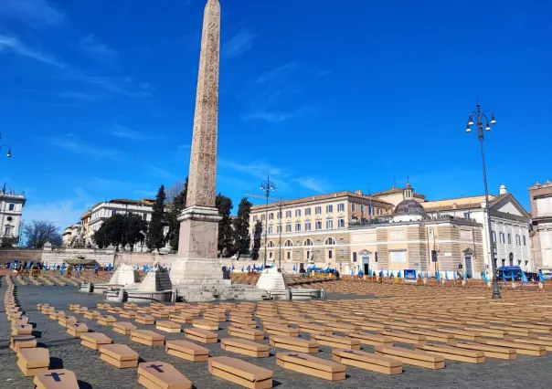 Más de mil ataúdes en el centro de Roma como denuncia a muertes en el trabajo