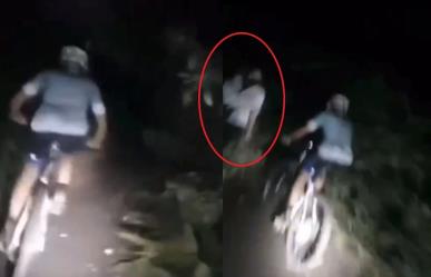 Rodada de terror: Se topan ciclistas con mujer fantasma (VIDEO)