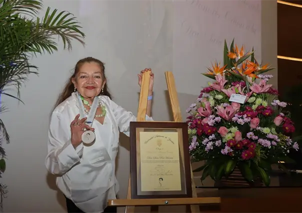 Sara Poot Herrera recibe Doctorado Honoris Causa de la UADY