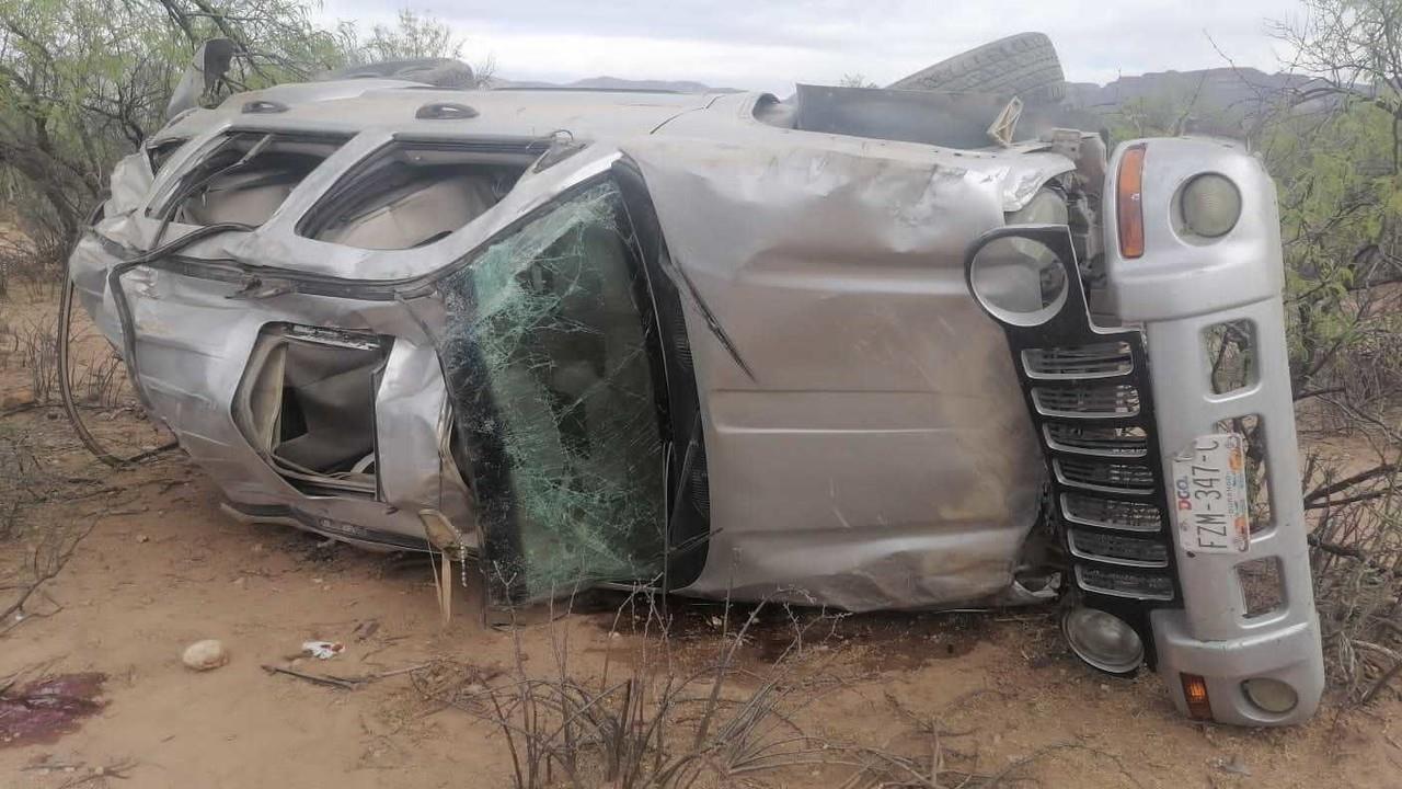 Mueren dos jovencitas en volcadura; una regidora, la conductora del vehículo