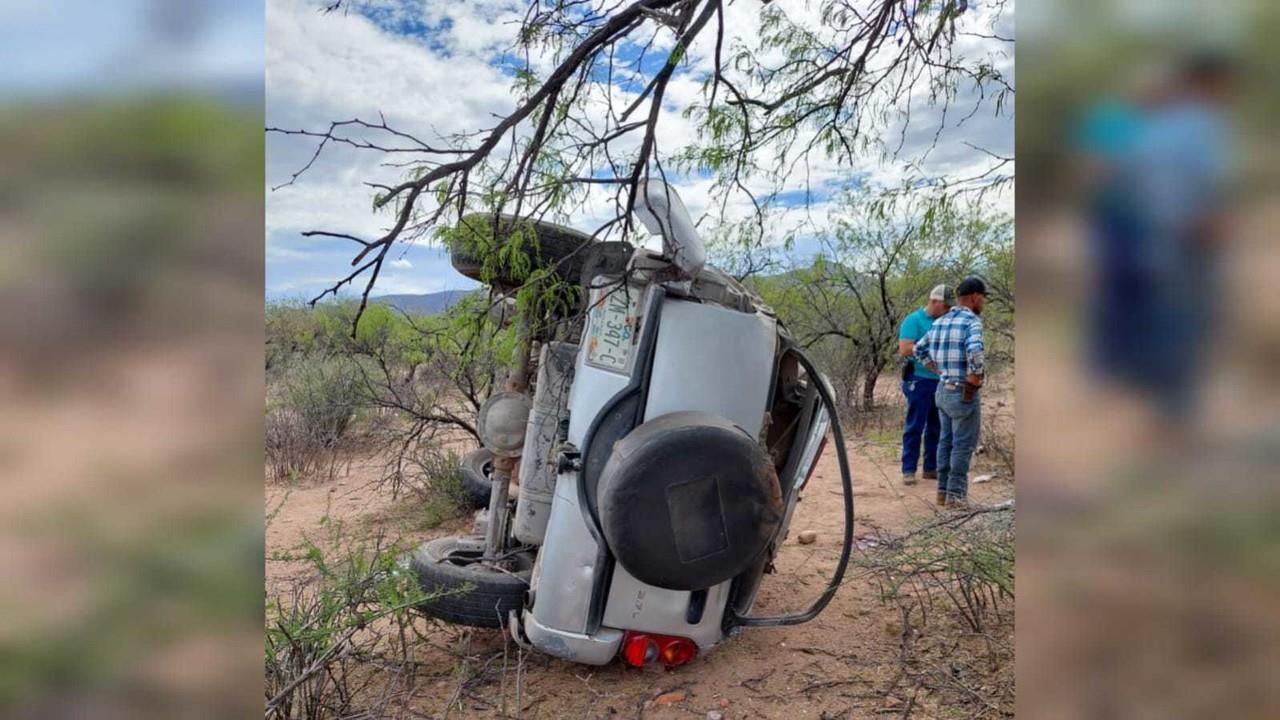 Mueren dos jovencitas en volcadura; una regidora, la conductora del vehículo
