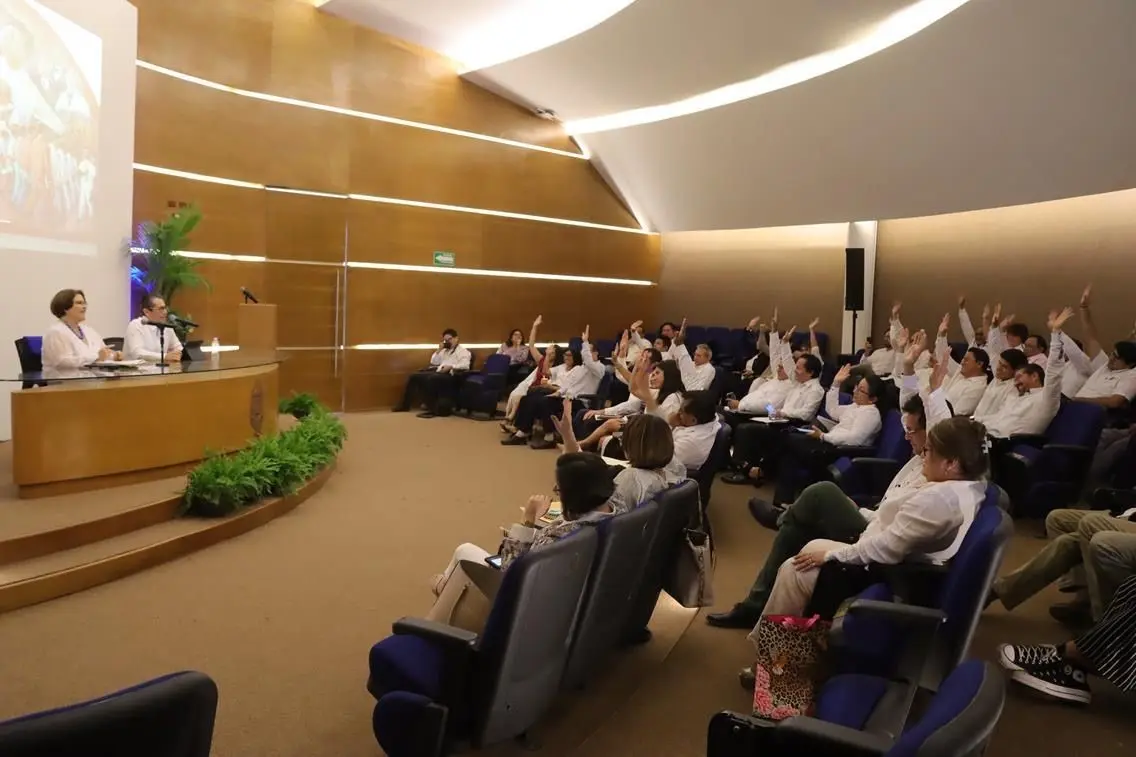 Nuevas maestrías y licenciaturas fueron aprobadas ayer por el XX Consejo Universitario de la Uady.- Foto Cortesía