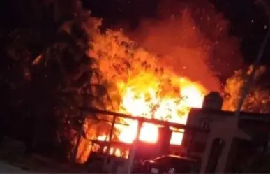 ¡Otro incendio! Llamas consumen casa de madera y huano en comisaría de Tinum