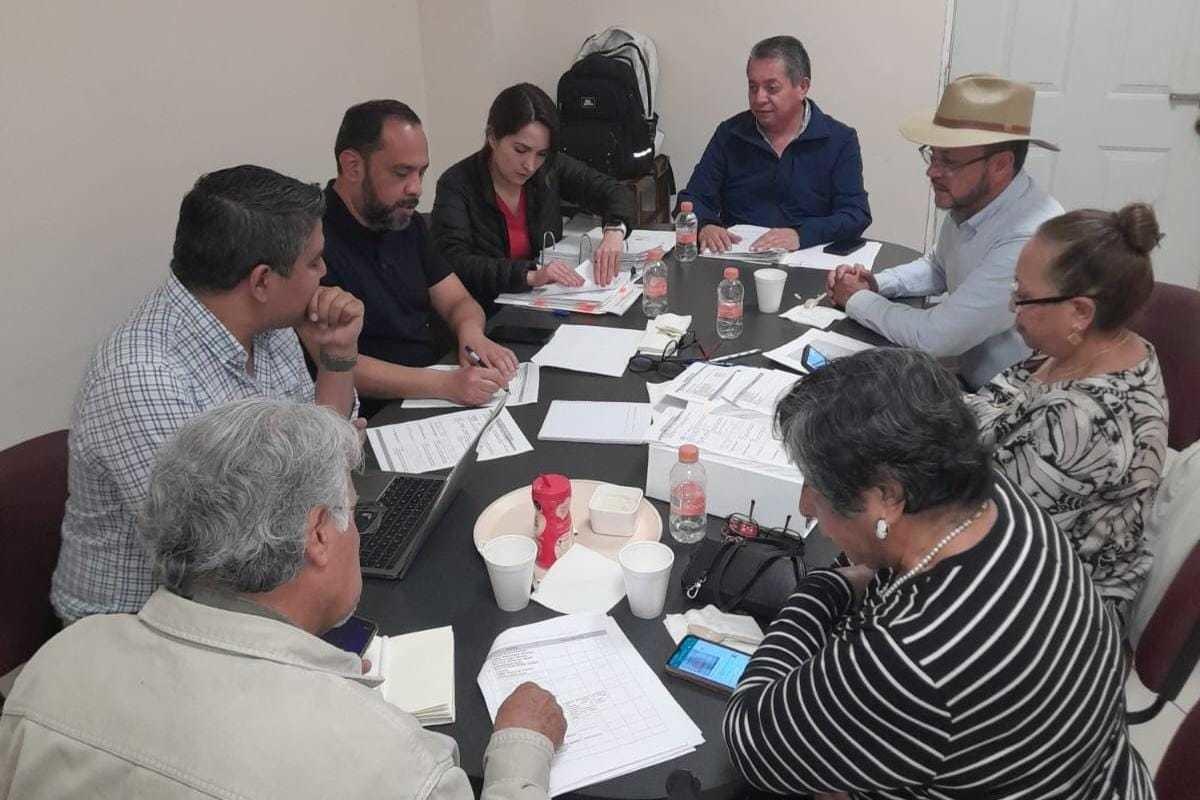 Se acordó realizar reuniones semanales, con esto se pretende la implementación de acciones que eficiente y mejore las prestaciones médicas de los derechohabientes. (Fotografía: Claudia Almaraz)