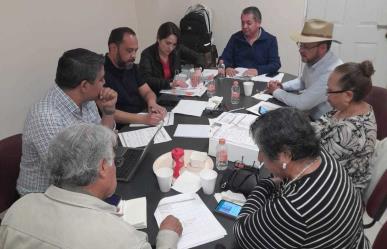 Trabajadores de la educación plantean casos críticos a nuevo directivo