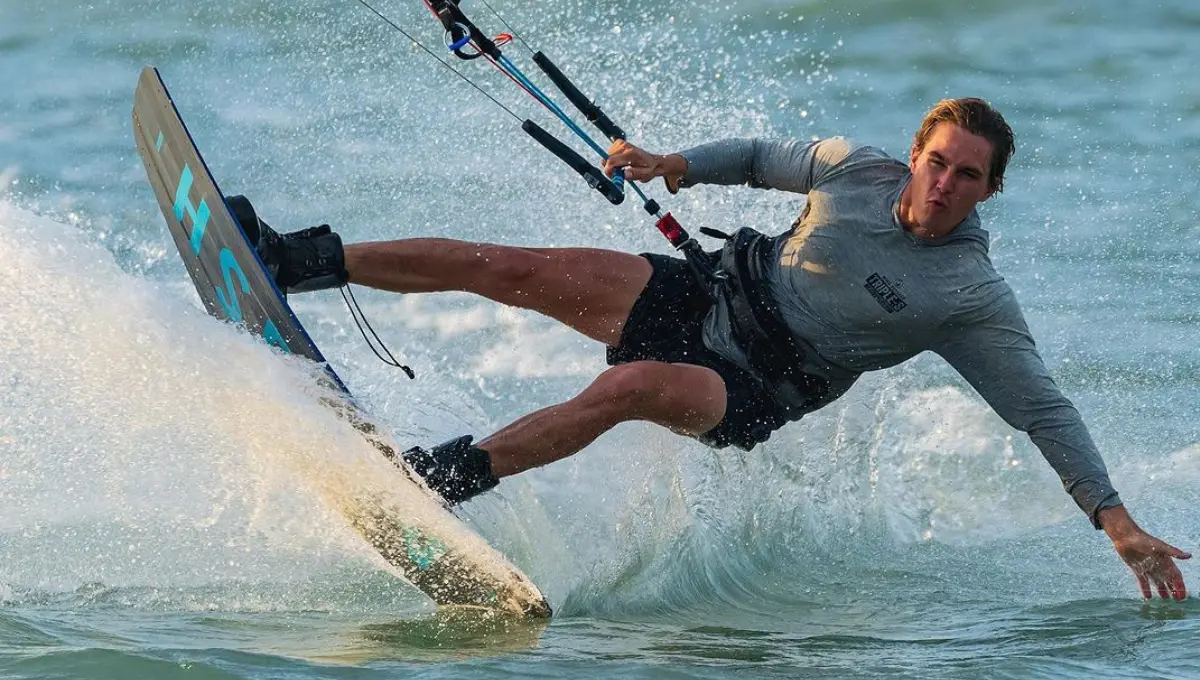 En Progreso se imparten cursos de kitesurfing Fotos: Airush Yucatán