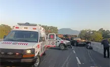 Volcadura de camión en Allende deja dos heridos