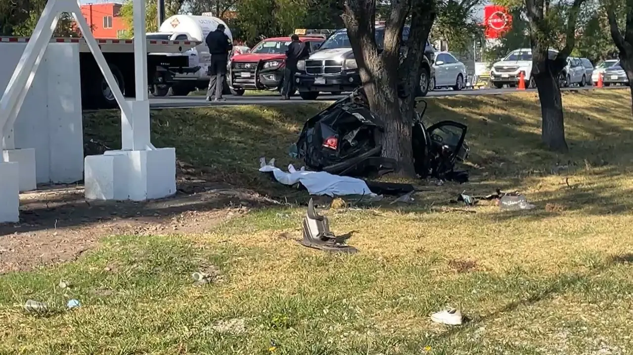 Los dos ocupantes del auto Jetta no fueron identificados. Foto: Captura de pantalla