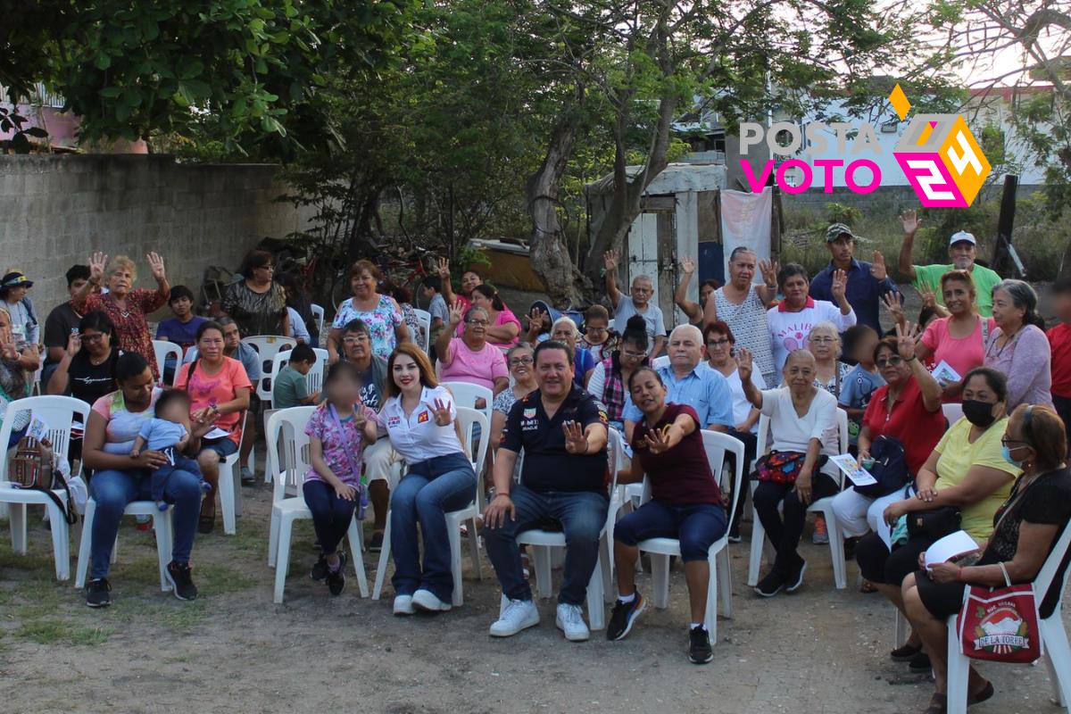 La candidata al Senado, Cendy Robles, visitó las colonias Hidalgo y Guerrero de Ciudad Madero. Foto: Carlos García