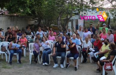 Sostiene Cendy Robles encuentros con vecinos de Ciudad Madero