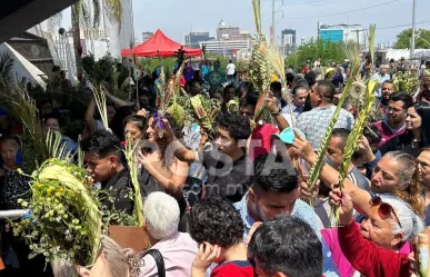 Feligreses viven con fervor el Domingo de Ramos