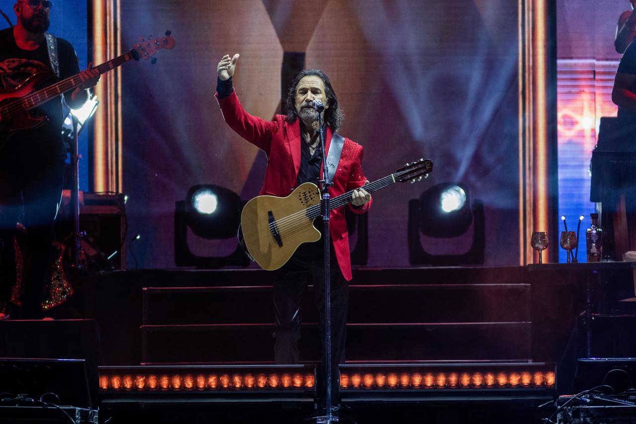 Marco Antonio Solís El Buki se dijo sumamente agradecido por el apoyo y cariño que el público le ha brindado durante su carrera. Fotos. Cortesía Ocesa