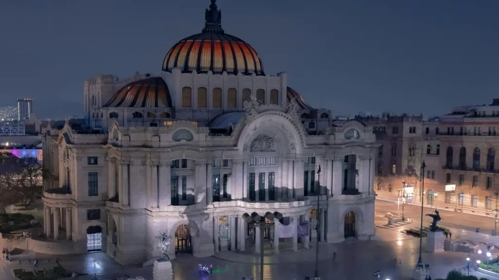 Reviven polémica: ¿Se puede o no sacar fotografías en Bellas Artes?