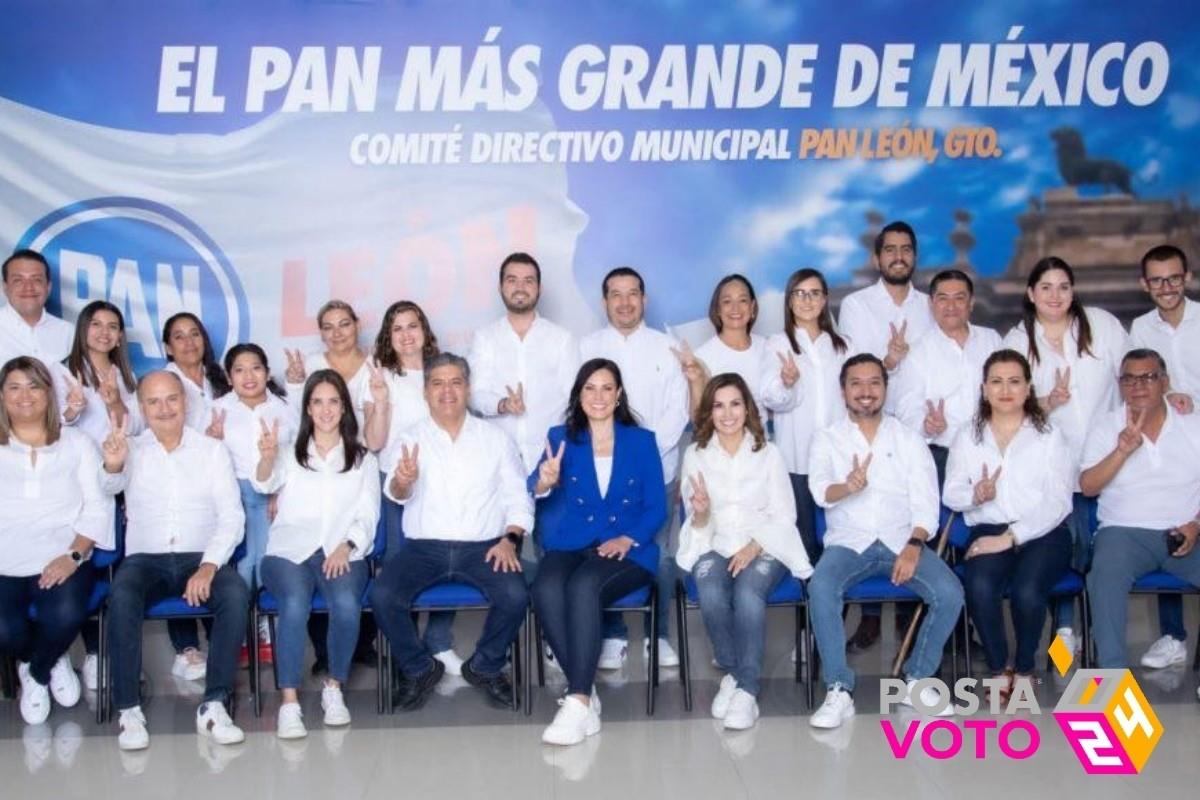 Recibe Alejandra Gutiérrez su registro para la reelección para alcaldesa de León por el PAN  Foto: Salvador Pachecho