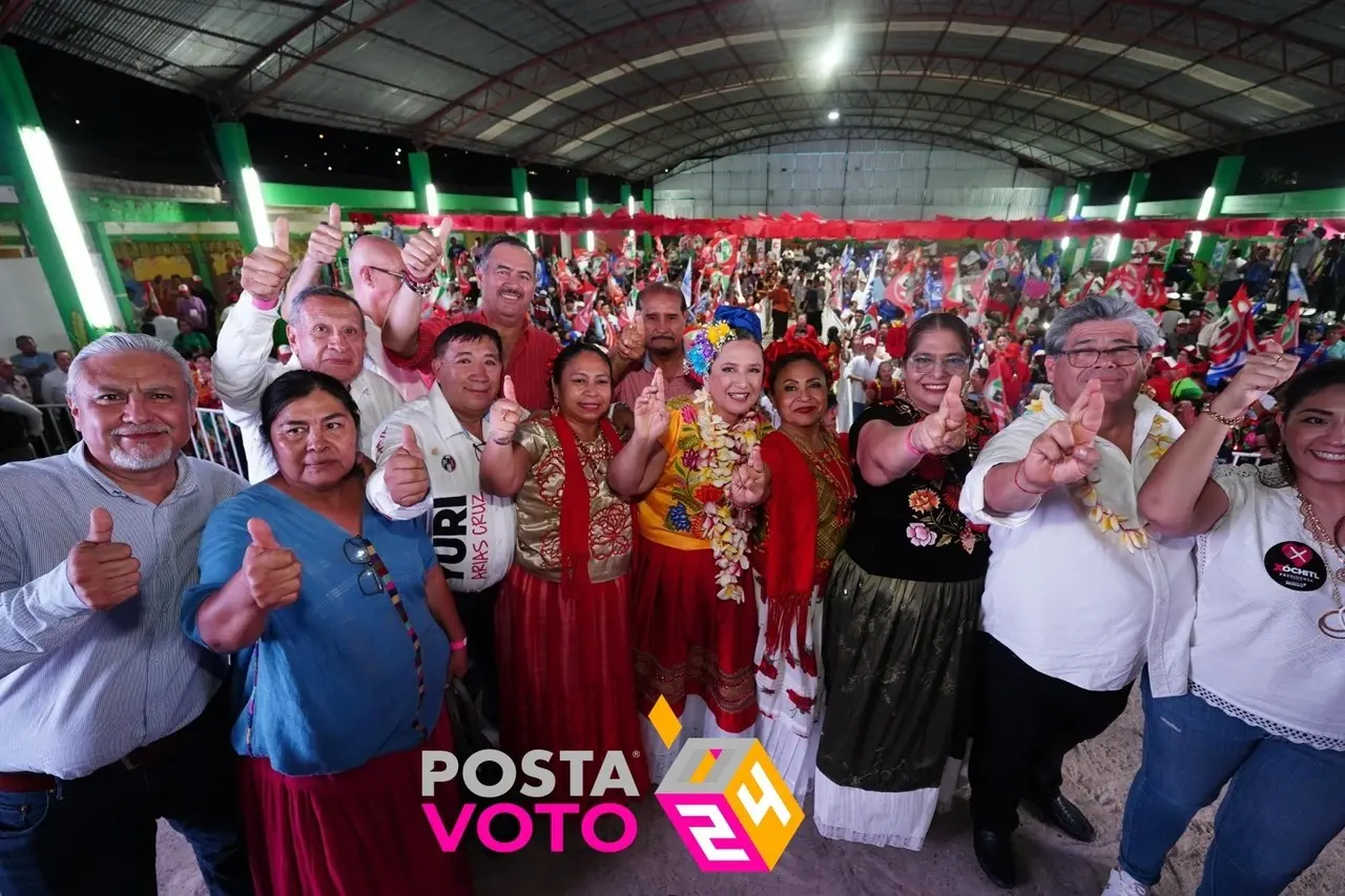 Xóchitl Gálvez Ruiz, continuó su gira de campaña durante la tarde-noche de este sábado 24 de marzo, en Santo Domingo Tehuantepec, Oaxaca,. Foto: Cortesía