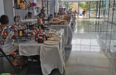 Feria de las mujeres artesanas en terminal ADO