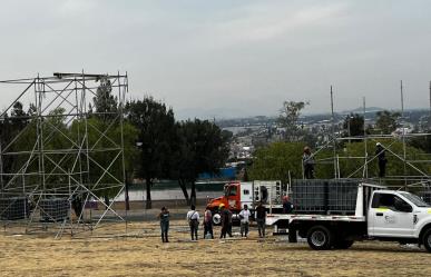 Construyen el escenario para la crucifixión del Cristo de Iztapalapa